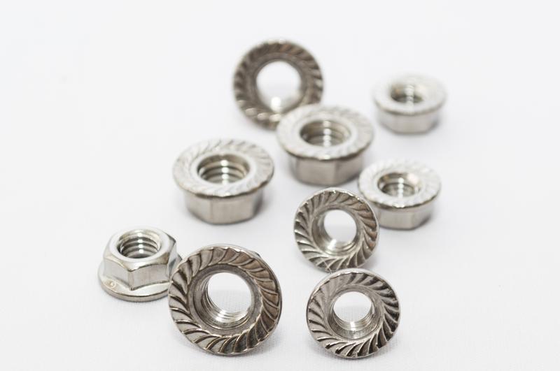 imagem de porcas em aço inox